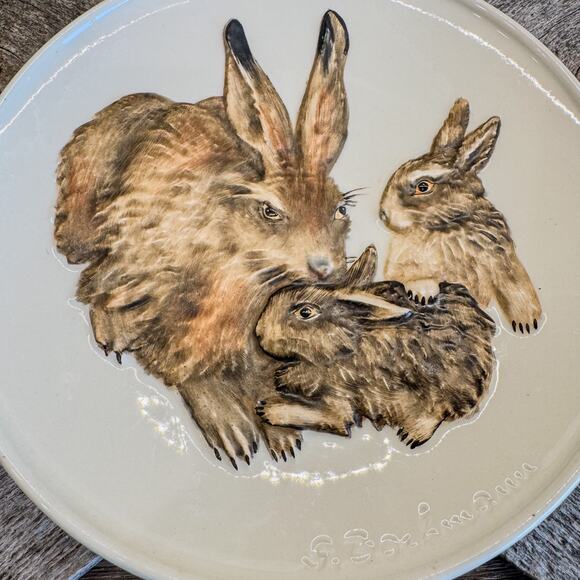 1975 Goebel W. Germany First Edition of The Mothers Series-Woodland Rabbits-7.5” - Picture 5 of 8